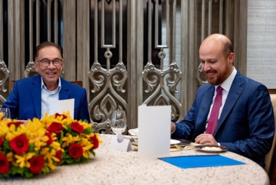 Anwar mengadakan pertemuan dengan Bilal Erdogan, anak lelaki Presiden Turkiye, Recep Tayyip Erdogan pada Selasa. - Foto FB Anwar Ibrahim