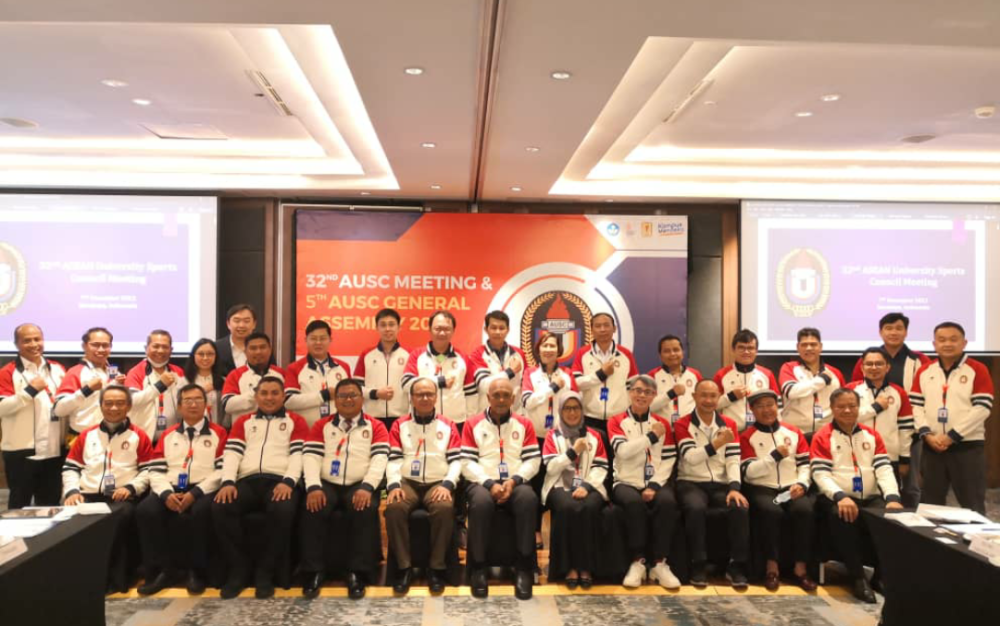 Pekan bersama delegasi dalam Mesyuarat AUSC kali ke-35 dan Mesyuarat Agong Tahunan AUSC kali kelima di Surabaya, Indonesia.