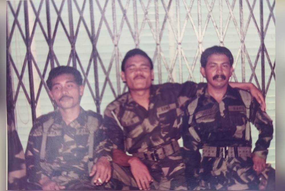 Jeton (tengah) berkhidmat dalam ATM selama 13 tahun.