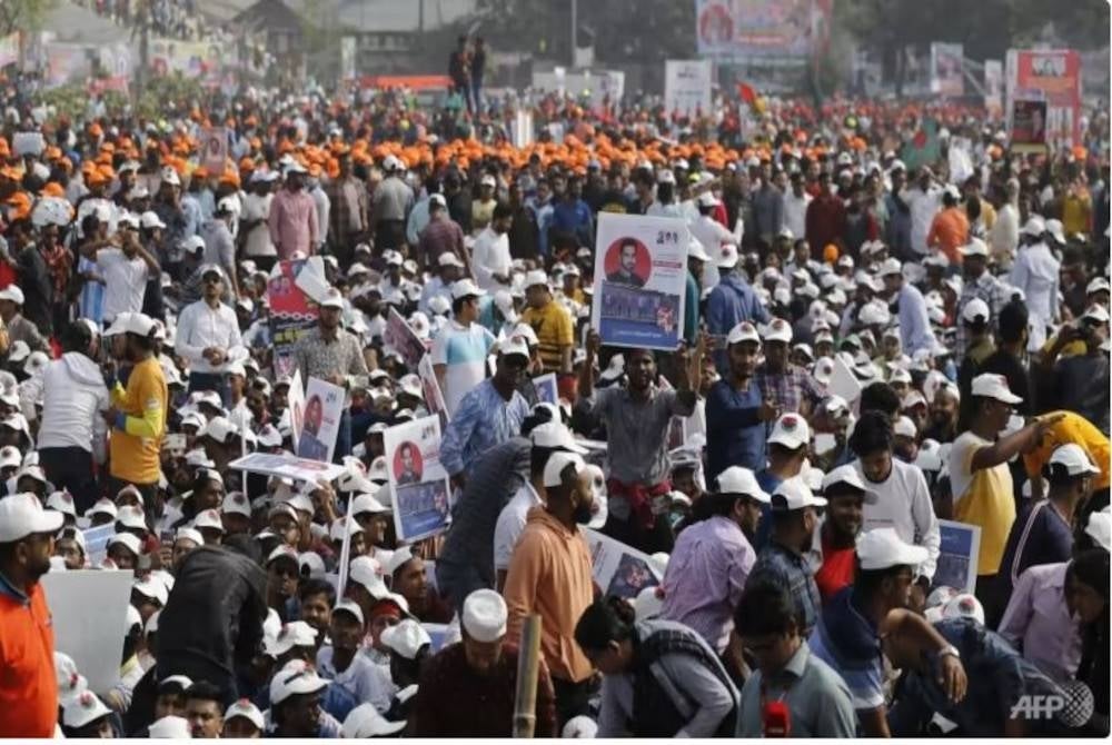 Pembangkang di Bangladesh mengadakan perhimpunan di Dhaka, menuntut kerajaan meletak jawatan dan pilihan raya baharu diadakan. - Foto AFP