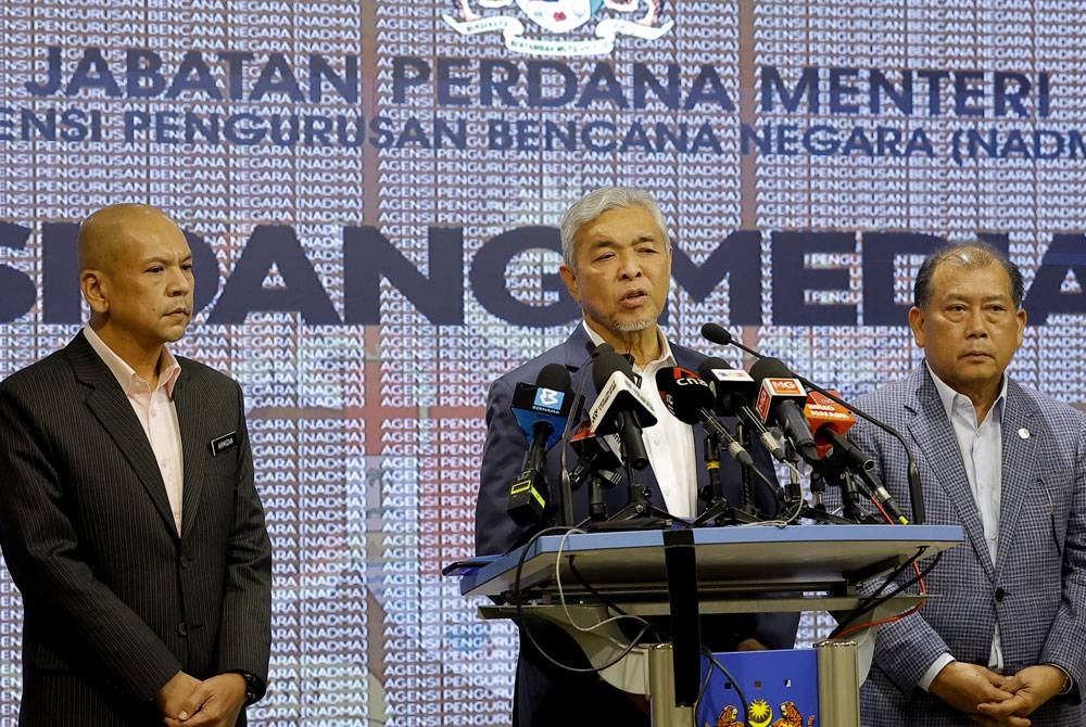 Ahmad Zahid bercakap pada sidang media selepas mempengerusikan Mesyuarat JPBP Bilangan 3 Tahun 2022 di Perdana Putra pada Selasa. - Foto Bernama