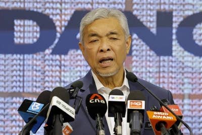 Ahmad Zahid bercakap pada sidang media selepas mempengerusikan Mesyuarat JPBP Bilangan 3 Tahun 2022 di Perdana Putra pada Selasa. - Foto Bernama
