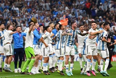 Pemain Argentina meraikan kejayaan mara ke final.
