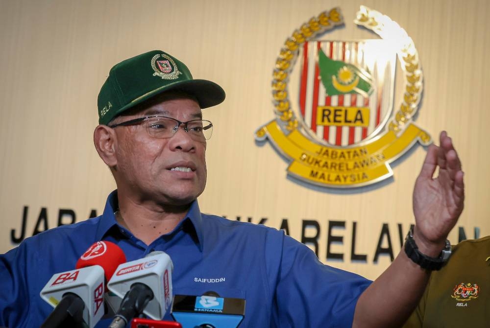 Saifuddin Nasution pada sidang media selepas mengadakan lawatan rasmi ke ibu pejabat Rela, pada Khamis. - Foto Bernama