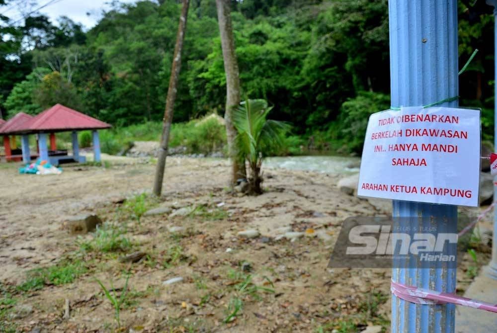 Notis larangan untuk berkhemah di sebahagian kawasan Janda Baik.
