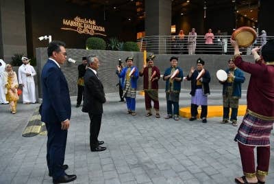 Al-Sultan Abdullah Ri’ayatuddin Al-Mustafa Billah Shah berkenan ke Majlis Santapan bersama diaspora Malaysia di Doha pada Sabtu. - Foto FB Istana Negara