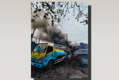 Tujuh orang dilaporkan terkorban dalam kebakaran membabitkan sebuah rumah dua tingkat di Manila pada pagi Ahad. -Foto Muntinlupa City Public Information Office