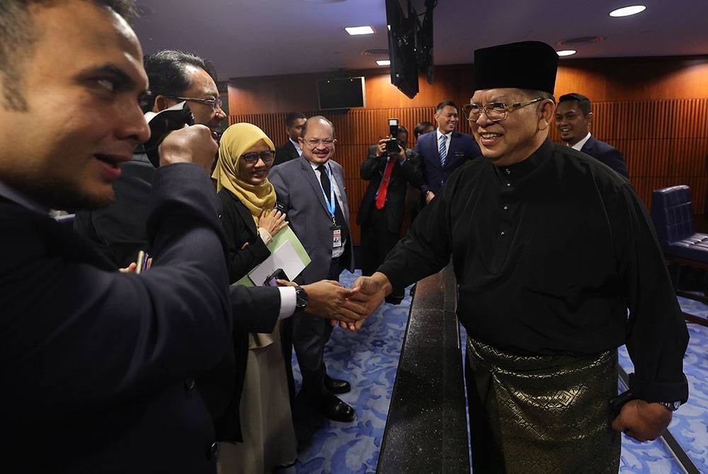 Johari pada Mesyuarat Pertama Penggal Pertama Parlimen ke-15 di Bangunan Parlimen hari ini. - Foto Bernama