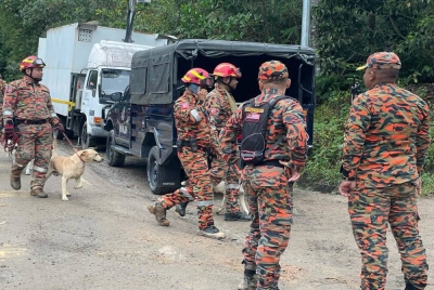 Suasana terkini pada Isnin di lokasi tanah runtuh di di tapak perkhemahan Father's Organic Farm, Jalan Genting, Batang Kali.