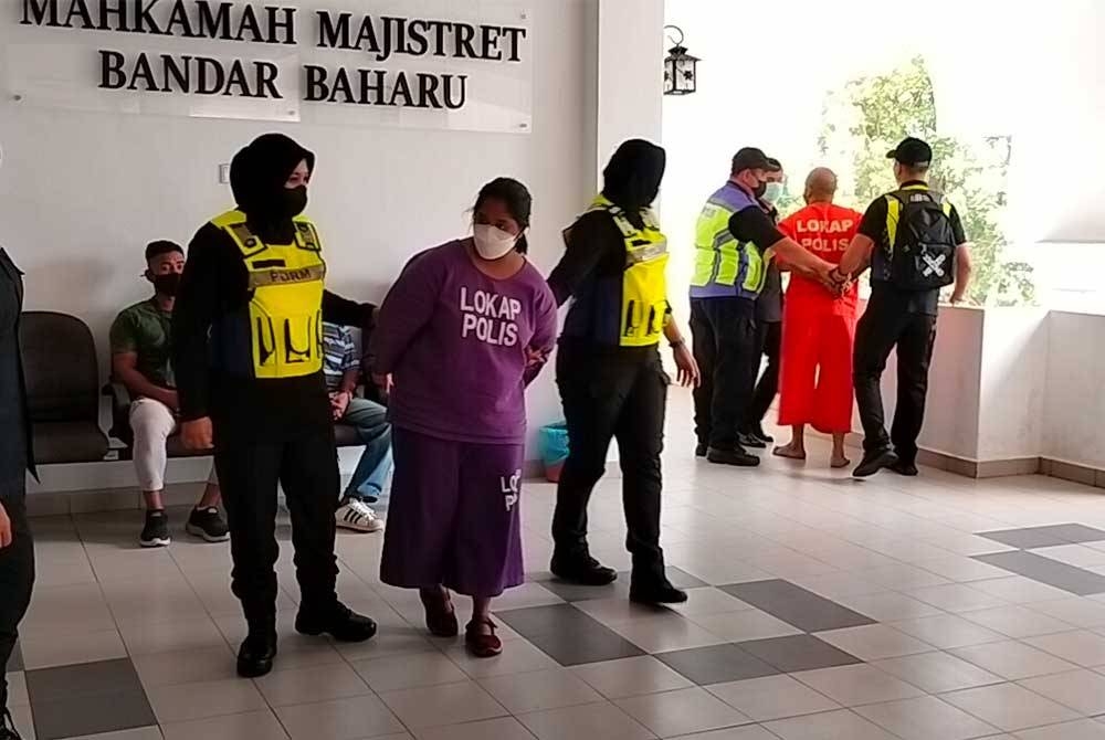 Malathi Kesavan mengaku salah membenarkan akaun bank digunakan Premantharan Pilllai yang dipercayai sebagai pegawai polis.
