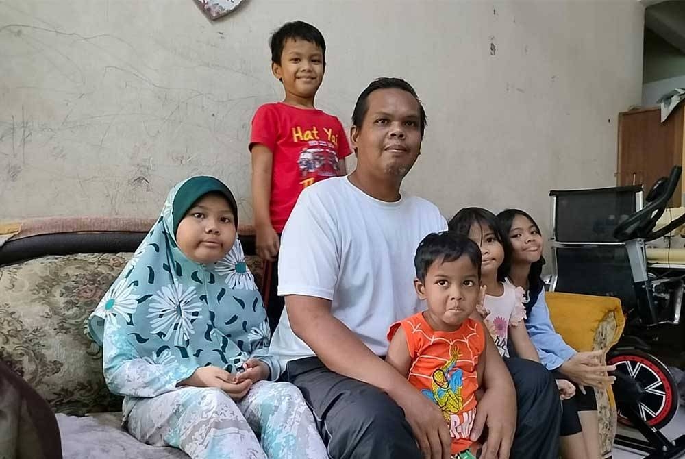 Mohd Zamzuri melahirkan rasa lega dengan bantuan itu.