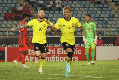 Faisal (depan) meraikan jaringannya ketika membantu Malaysia menewaskan Myanmar 1-0 dalam aksi Kumpulan B Piala AFF di Stadium Thuwunna pada Rabu. - Foto Bernama