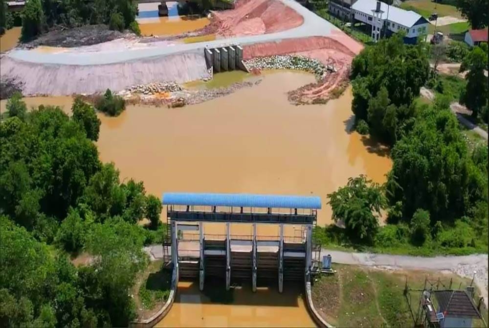 Penduduk di Rantau Panjang mencadangkan kerajaan memperbanyakkan pintu air dan membina anak sungai sebagai usaha menyelesaikan masalah banjir.