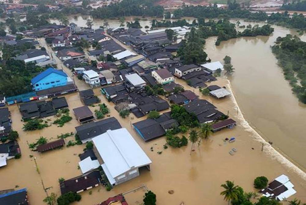 Keadaan banjir di selatan Thailand. - Foto: Bernama