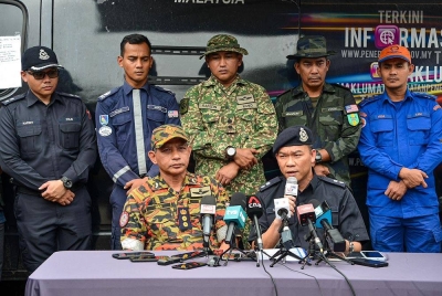 Suffian pada sidang akhbar perkembangan terkini di lokasi tanah runtuh di Batang Kali pada Khamis.