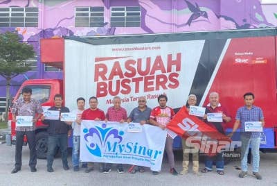 Bantuan banjir oleh MySinar bergerak ke kawasan banjir pada jam 4.15 petang Jumaat.