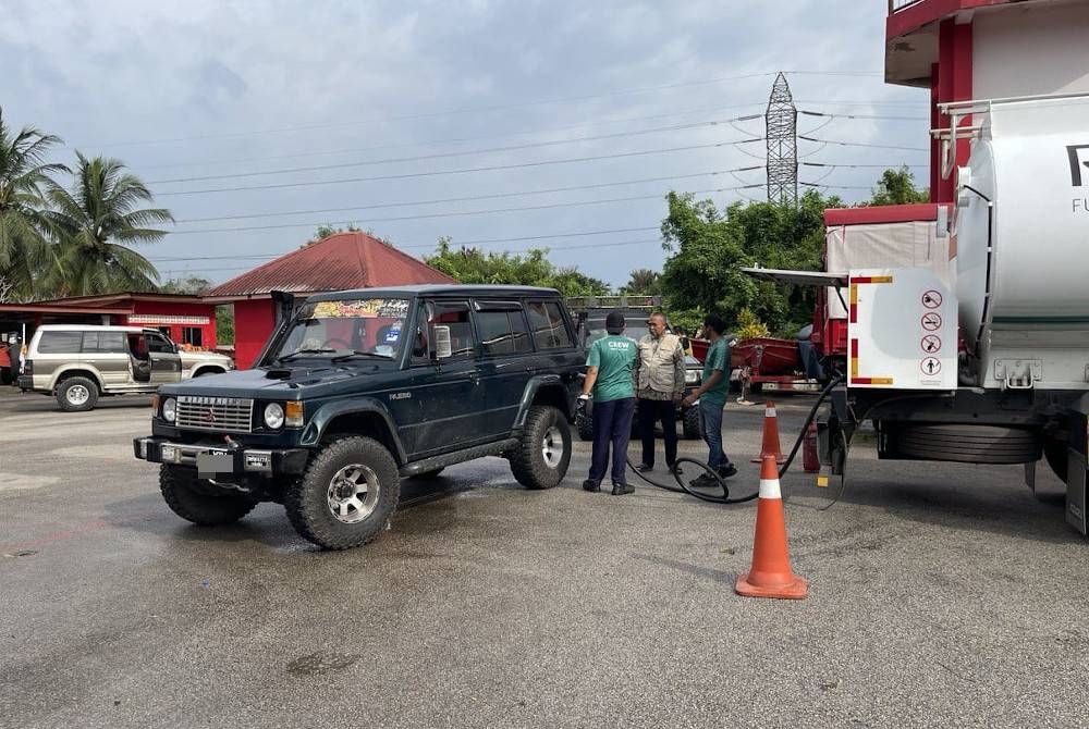 Lokasi pengisian minyak ialah di Balai Bomba dan Penyelamat Rantau Panjang dan Pengkalan Kubor.
