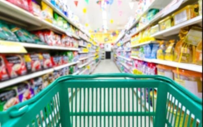 JKNS menemukan 406 produk makanan yang rosak dan tamat tarikh luput masih dipamerkan untuk dijual. - Gambar hiasan