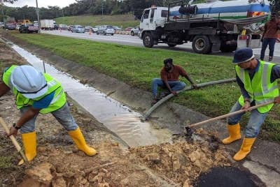 Langkah mengurangkan kesan pencemaran di Sungai Semenyih.