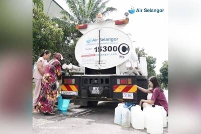 Sebanyak 470 kawasan di lima daerah di Selangor terjejas gangguan air tidak berjadual sejak Sabtu.