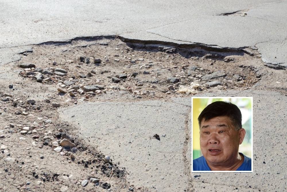 Uncle Kentang mengajak orang ramai untuk turut sama membantu dalam membaiki jalan raya yang berlubang. Gambar kecil: Uncle Kentang - Foto 123rf