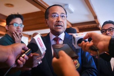 Presiden PBSNT Datuk Seri Dr Ahmad Samsuri Mokhtar ditemui media selepas menghadiri Kongres Tahunan PBSNT 2022. -Foto Bernama