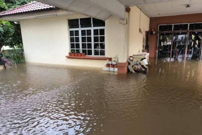 Keadaan banjir di Terengganu tidak berubah dengan seramai 138 mangsa dari daerah Besut kekal berada di pusat pemindahan sementara.