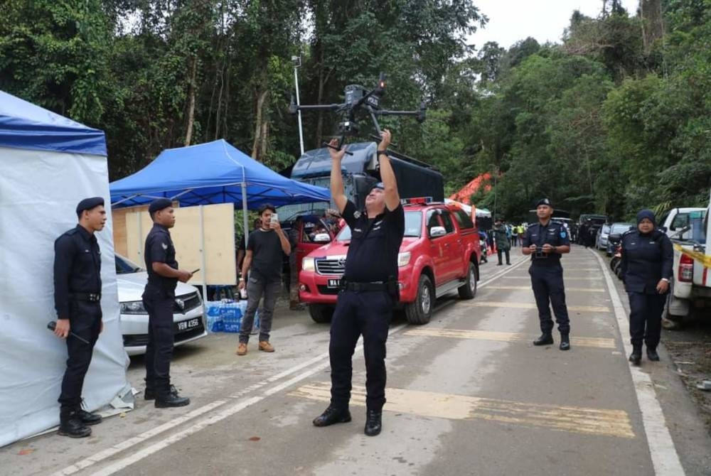 Unit Dron PGU PDRM turut terlibat sepanjang SAR tanah runtuh di tapak perkhemahan Father's Farm, Jalan Genting, Batang Kali.