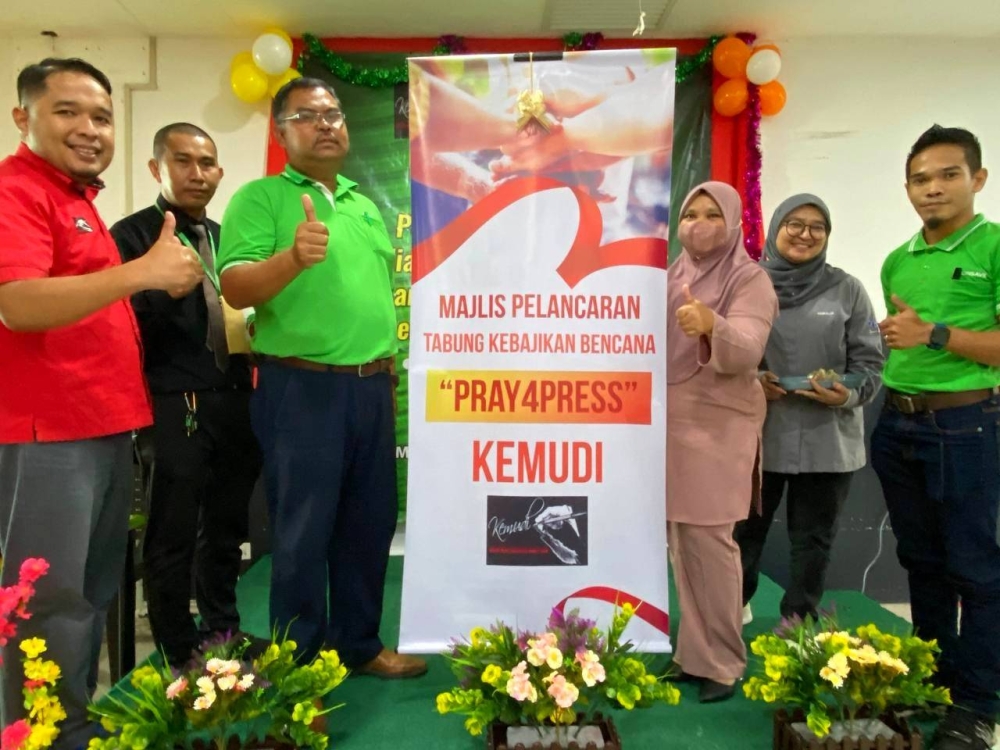 Kelab Media Kelantan Darul Naim (KEMUDI) melancarkan tabung kebajikan bencana 'Pray4Press' bagi membantu pengamal media yang ditimpa musibah banjir.