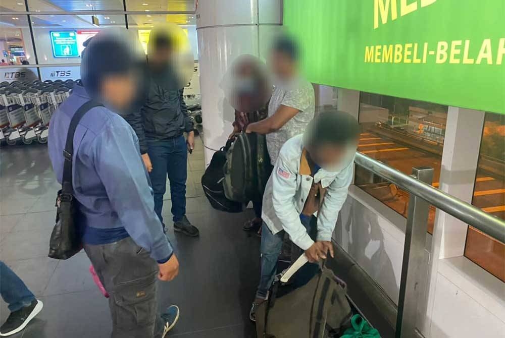 Imigresen menahan enam PATI dalam serbuan di ibu negara pada Rabu.