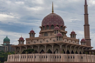 Program Munajat Ambang Tahun Baharu 2023 diadakan di Masjid Putra, Putrajaya esok. - Foto: 123RF