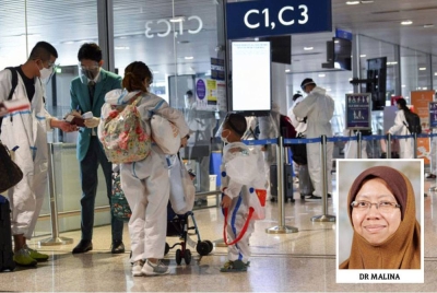 Ujian saringan Covid-19 di pintu masuk negara perlu dilakukan sebagai langkah 'melengahkan masa' penyebaran varian baharu di negara ini. - Foto Bernama