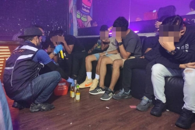 Antara mereka yang ditahan JHEAIPP pada operasi malam ambang tahun baharu.