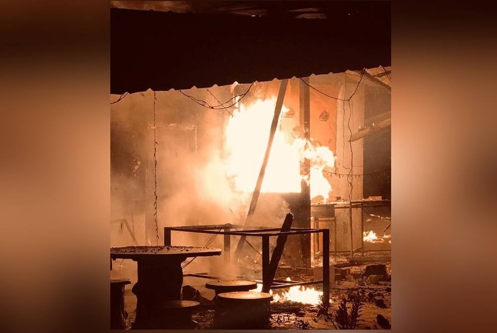 Kebakaran tersebut tidak melibatkan mangsa. - Foto JBPM Pahang