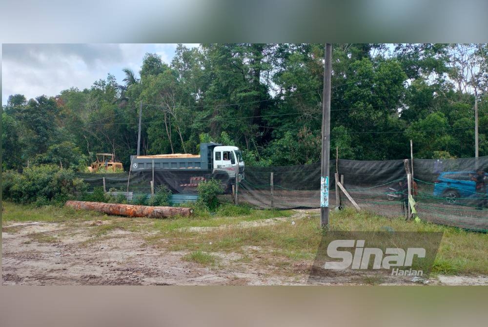 Lori membawa pasir dalam keadaan tidak bertutup antara isu yang diadukan penduduk.