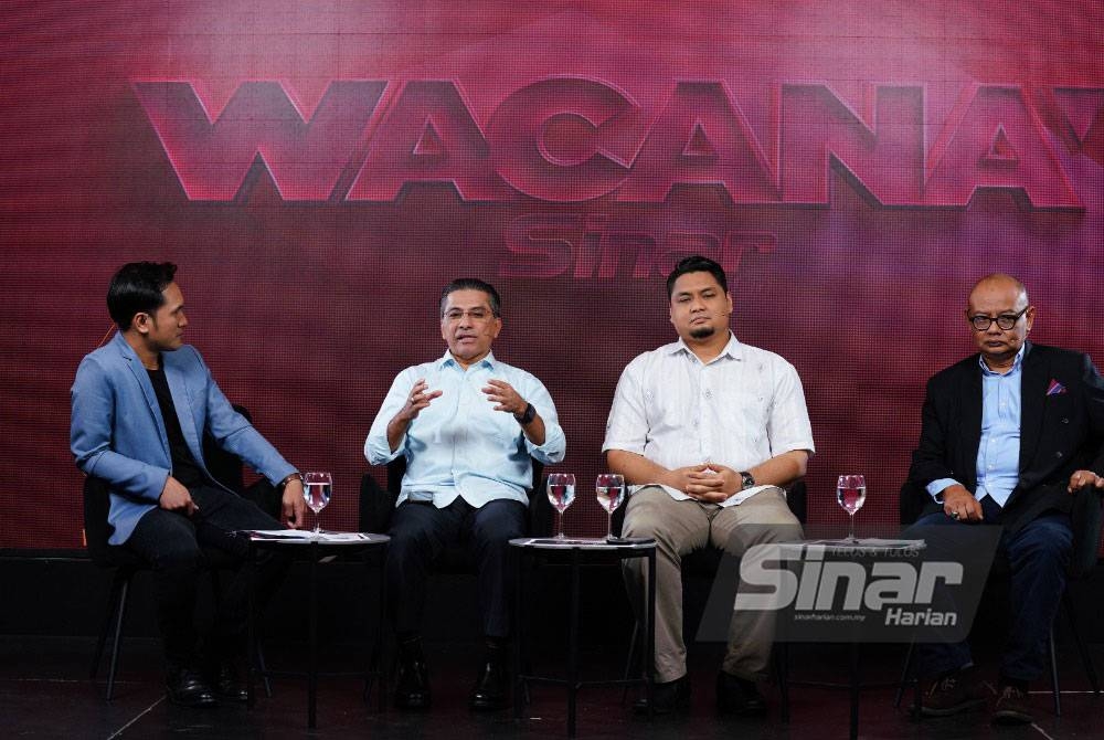 Wacana Sinar Harian programme intitulé 'Saman : Elak Fitnah ou...' avec (de gauche) Modérateur, Ismail, Syed Ibrahim, Dr Muhammad Faiz et Ahmad Nizam qui a eu lieu au complexe du groupe Karangkraf mardi.