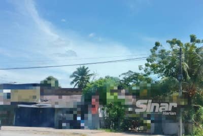 Premis yang didakwa menjual nombor ekor secara haram berselindung di sebalik perniagaan lain.