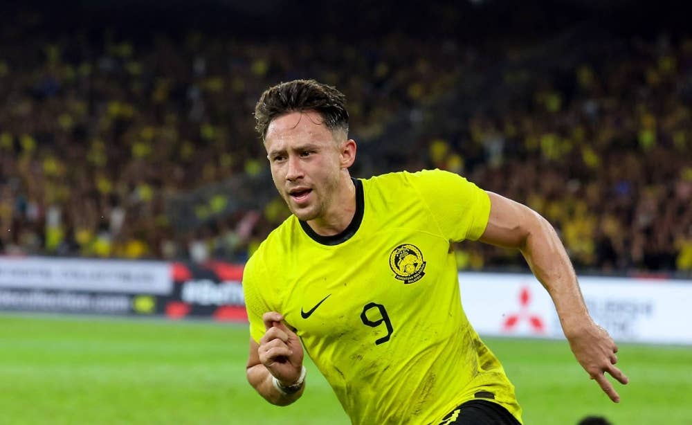 Darren berharap 'pemain ke-12' menggegar SNBJ dalam aksi Malaysia menentang Thailand pada separuh akhir Piala AFF Sabtu ini. Foto Bernama