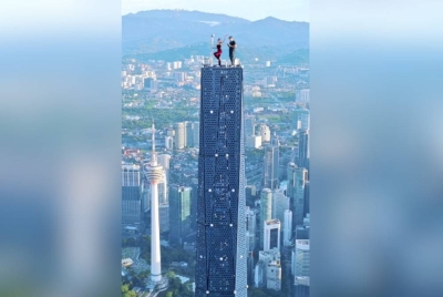 Polis bekerjasama dengan SKMM untuk kenal pasti pemilik akaun media sosial yang memuat naik hantaran mengenai pencerobohan Menara Merdeka 118.