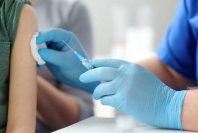 Selangor akan meneruskan pemberian vaksin Covid-19 dan dos penggalak secara percuma bermula Sabtu ini.