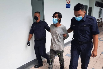 Seorang buruh binaan didakwa di Mahkamah Sesyen, di sini pada Isnin atas pertuduhan melakukan amang seksual fizikal terhadap seorang kanak-kanak berusia 12 tahun.