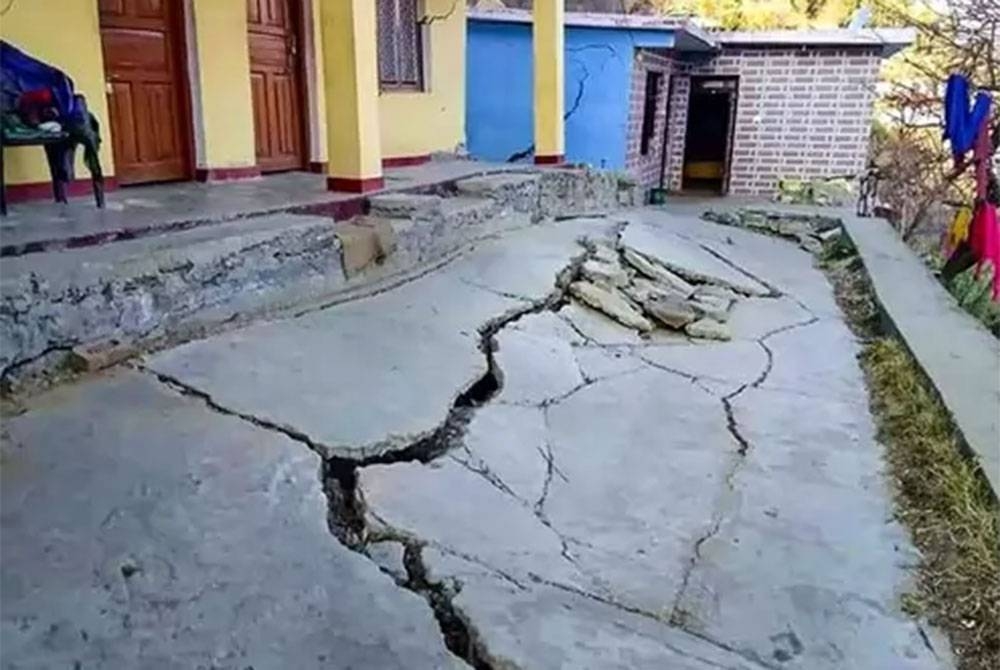 Parmi les grandes fissures qui se sont produites autour de la ville de Joshimath dans l'état d'Uttarakhand.  - Photo : Agence