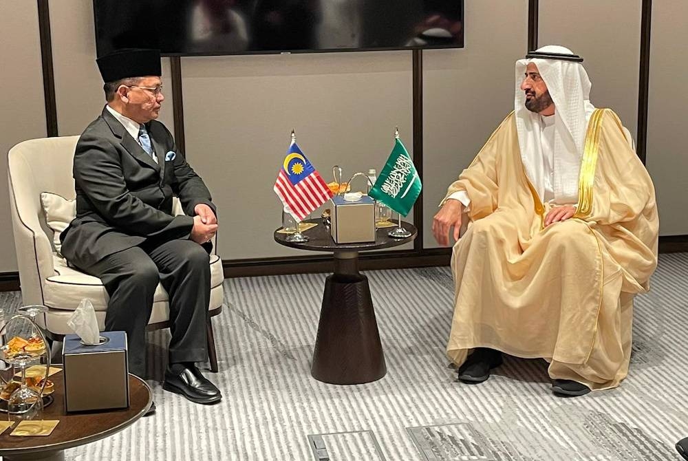 Mohd Na'im ketika bertemu Menteri Haji dan Umrah Arab Saudi, Dr Tawfiq Fawzan Al-Rabia.