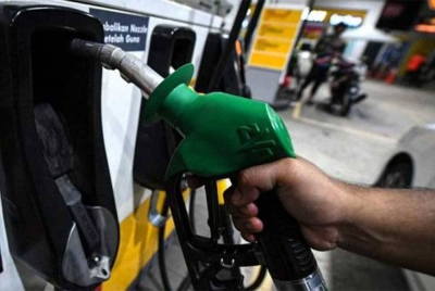 Harga runcit petrol RON97 dan RON95 serta diesel kekal tidak berubah bagi tempoh 12 hingga 18 Januari ini. - Gambar hiasan