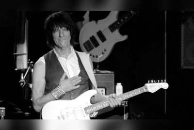 Beck terkenal pada era 60-an selepas menggantikan artis ternama Eric Clapton dalam kugiran Yardbirds. - Foto CNN Indonesia