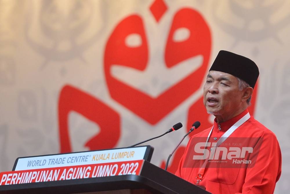 Ahmad Zahid menyampaikan ucapan pada Perhimpunan Agung UMNO 2022. - Foto Sinar Harian/ROSLI TALIB