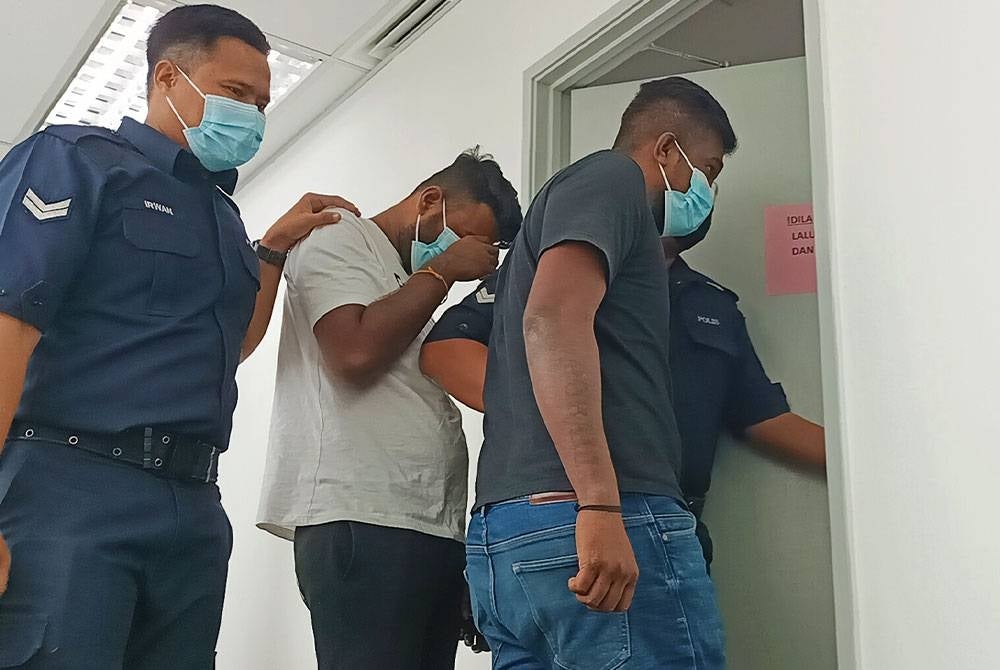 Kedua-dua tertuduh di hadapkan ke Mahkamah Majistret Ipoh pada Jumaat atas tuduhan membunuh.