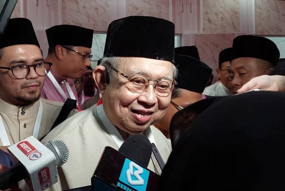 Tengku Razaleigh ketika ditemui petugas media selepas PAU 2022 pada Sabtu.