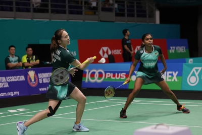 Beregu wanita utama negara, Pearly Tan dan M Thinaah tersingkir seawal pusingan pertama Terbuka Malaysia 2023. - Foto Bernama