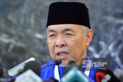 Ahmad Zahid Hamidi pada sidang media selepas selesai ucapan penggulungan pada Perhimpunan Agung UMNO 2022. FOTO: SINAR HARIAN/ROSLI TALIB